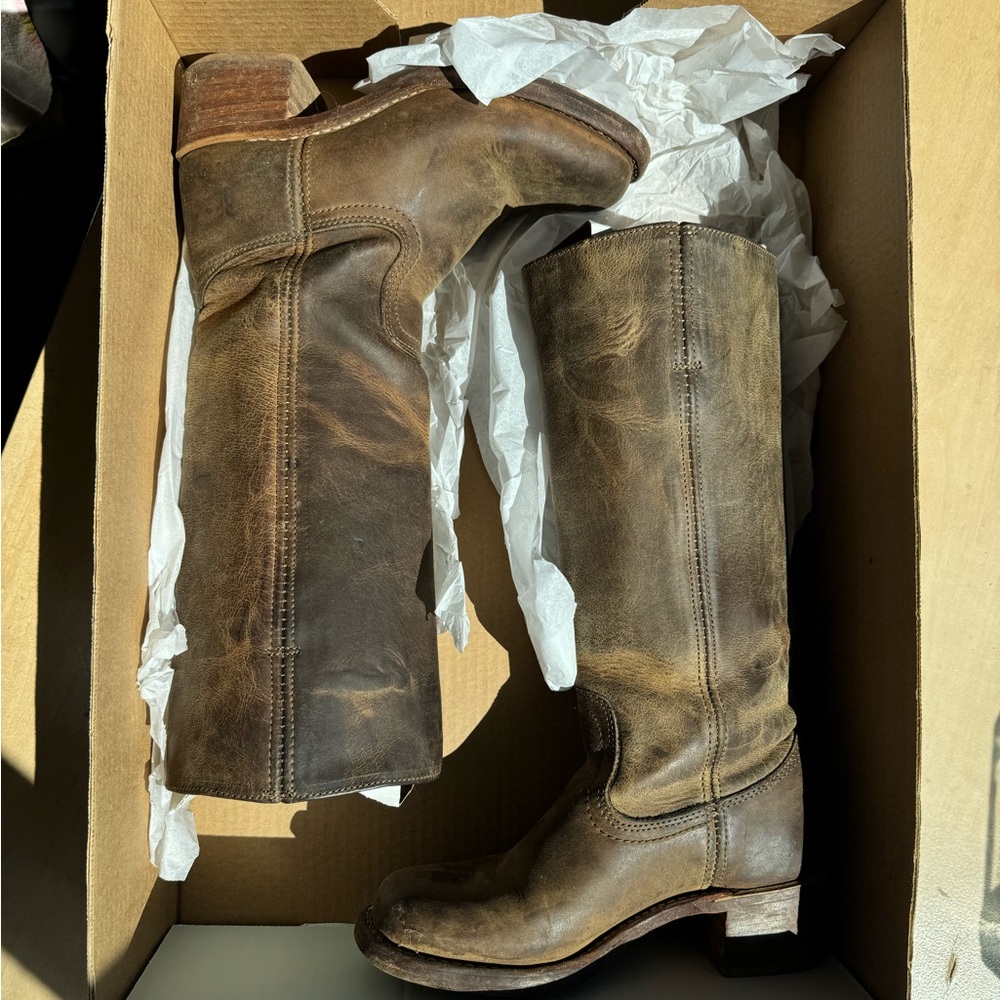 Frye campus 14L boots